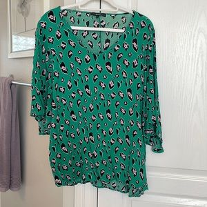 Green leopard shirt sleeved top